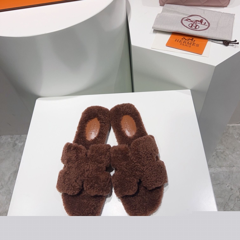 H**mes slippers